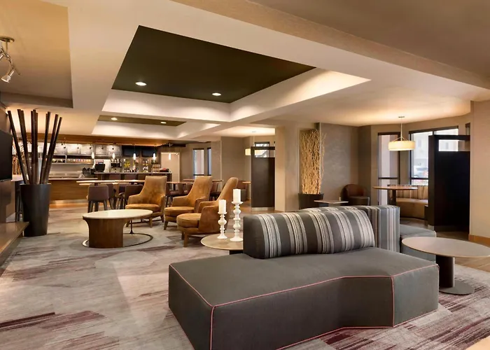 Courtyard By Marriott Bloomington Normal